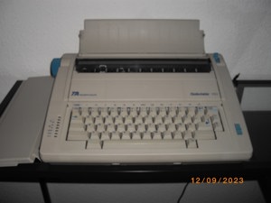 Schreibmaschine - elektrisch Bild 2