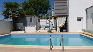 appart piscine terrasse vue sur les champs 8kms la Rochelle plages ile de ré