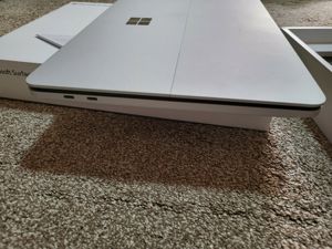 Microsoft Surface Laptop i5 16GB Ram 256GB Bild 8