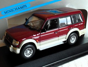  Mitsubishi Pajero LWB 1994 rotmetallic Minichamps Modell originalverpackt 1:43