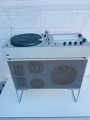 Braun Kompaktanlage Audio 300 und Lautsprecher L50 mit Kufen, Design Dieter Rams Bild 5