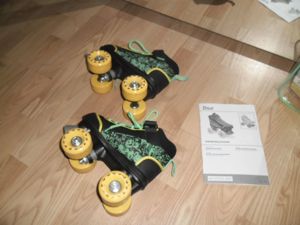 Kinder Rollschuhe Inlineskates von Crivit Gr. 29-32 & 1 Roller Gebrauchte Zustand! Bild 2