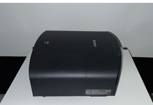 Sony VPL-VW590ES 4K Ultra-HD Heimkino Projektor Bild 2