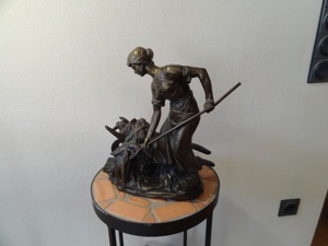 BÄUERIN  mit Karren Bronze Statue Bild 2