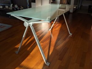 Schreibtisch, Industrie-Design, Glasplatte matt-grün, Metall-Gestell, neuwertig Bild 3