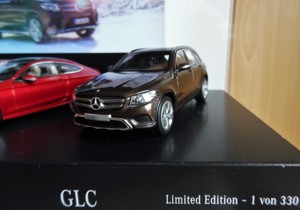  Mercedes Jahresbox 2015 GLE Coupé AMG GT S S-Klasse Cabrio C-Klasse Coupé GLC Modell Set 1:43 Bild 5