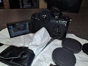Sony Alpha A7 IV 33 MP 4K 28 70 mm spiegellose Vollformatkamera   Schwarz Bild 2