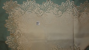 TWL Tischdecke Mitteldecke cremefarben Polyester 81x81 Dekoration wenig benutzt gut erhalten Bild 2