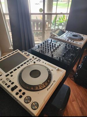 2x Pioneer CDJ-3000's (LE weißes Modell) & DJM 900 NXS-2