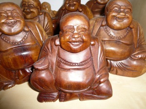 Buddha  Figur aus "Holz" Bild 2