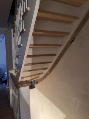Treppen aus Massivholz - Buche, Esche, Eiche - vom Produzenten aus Polen Bild 8