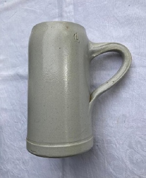 Bierkrug (1,0 Liter) aus Steinzeug, 1A Zustand Bild 2