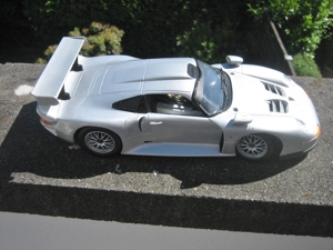 (1) Porsche Modellautos 1:18--Verschiedene siehe die Fotos Bild 4