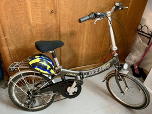 Alu-Fahrrad mit neuer Pumpe und Helm Bild 1