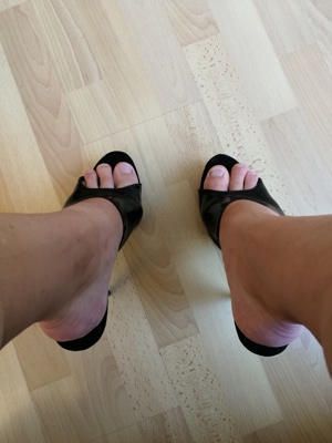Du magst Füße, High-Heels und sexy Klamotten ? Bild 2