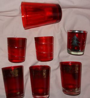 DL Teelichter 7 Stk rot verschiedene 6 mit Dekor h 11 8,5 6,7 gebraucht gut erhalten Glas Kerzenhalt