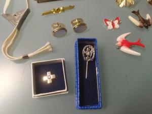 Broschen, Nadeln, Armbänder, Krawattennadeln, Manschettenknöpfe Bild 4