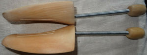 SS1 Schuhspanner Holz Spiralfeder Gr.43-45 Echtholz benutzt noch gut erhalten Schuhe Spanner Bild 3