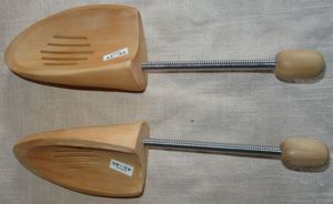 SS1 Schuhspanner Holz Spiralfeder Gr.43-45 Echtholz benutzt noch gut erhalten Schuhe Spanner Bild 6