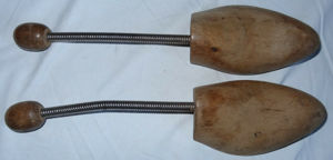 SS2 Schuhspanner Holz Spiralfeder Gr.39-40  3 Echtholz benutzt noch gut erhalten Schuhe Spanner Bild 3