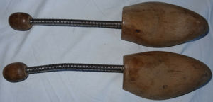 SS2 Schuhspanner Holz Spiralfeder Gr.39-40  3 Echtholz benutzt noch gut erhalten Schuhe Spanner Bild 5