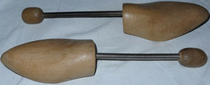 SS3| Schuhspanner Holz Spiralfeder 1x40 1x 39-40 Echtholz benutzt noch gut erhalten Schuhe Spanner Bild 8