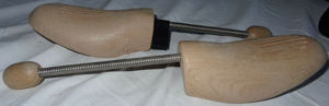 SS4 Schuhspanner Holz Gr.6 44-45 Spiralfeder Echtholz benutzt noch gut erhalten Schuhe Spanner Bild 3