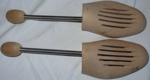 SS6 Schuhspanner Holz Spiralfeder Gr.38 39 Echtholz kaum benutzt einwandfrei erhalten Schuhe Spanne Bild 7