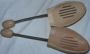 SS6 Schuhspanner Holz Spiralfeder Gr.38 39 Echtholz kaum benutzt einwandfrei erhalten Schuhe Spanne Bild 8