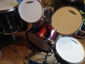 Schlagzeug rot Mehrteilig Bild 1