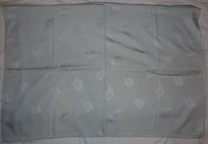 TWF Tischdecke älter schön hellgrau Blattlaubdekor 153x110 kaum benutzt einwandfrei erhalten Tischwä