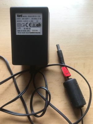 verschiedene Adapter oder Netzteile 18 Volt, 1100 mA, 16 V, 12 V, 9 V, u.a. Bild 5