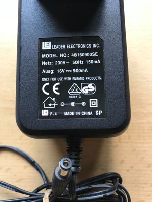 verschiedene Adapter oder Netzteile 18 Volt, 1100 mA, 16 V, 12 V, 9 V, u.a. Bild 7