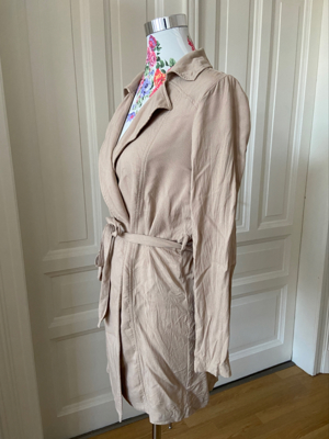 Beiges Wickelkleid von Forever 21, M Bild 4