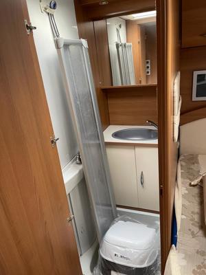 LMC 590 Kondor Duschkabine WC Klima Fußbodenheizung Alu Bild 9