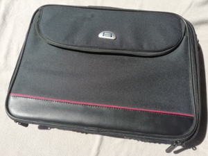 Verkaufe Laptoptasche von Pedea, Farbe: schwarz mit roter Designlinie Bild 3