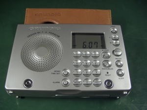 Grundig YB-P 2000 Porsche Design Weltempfänger Synthesized Receiver , Radio