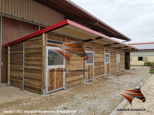 Außenbox - Pferdestall bauen, Pferdebox und Laufstall pferd, Offenstall, Weideunterstand, Weidehütte Bild 9