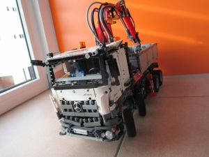 Lego Technics 42043 Arocs3245 2in1 Neuwertig Bild 8