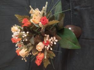 Vasen und künstliche Blumensträuße, Vintage Bild 8