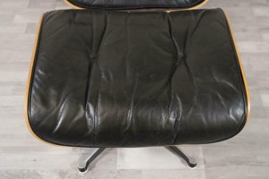 Lounge Chair mit Ottoman Charles & Ray Eames Herman Miller mit Etikett Bild 3