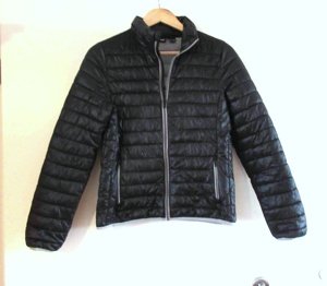 schwarze Steppjacke mit grauem warmen Futter Größe 36 