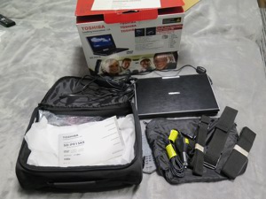 TOSHIBA SD-P91SKE, Tragbarer DVD-Player, Set, 9 Zoll, gebraucht Bild 6