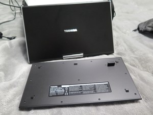 TOSHIBA SD-P91SKE, Tragbarer DVD-Player, Set, 9 Zoll, gebraucht Bild 5