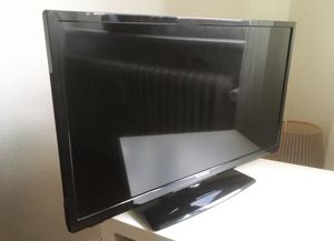 TV Telefunken LED +Standfuß-Bildschirm ZOLL-27inch.   Breite 61cm 