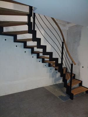Treppen Holz, Stahl, Glas. Bild 7