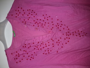 Pinke Bluse mit Stickerei am Ausschnitt mit dreiviertel  Arm, Größe 42. 100% Cotton Baumwolle. Bambo Bild 2