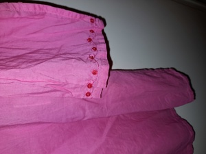 Pinke Bluse mit Stickerei am Ausschnitt mit dreiviertel  Arm, Größe 42. 100% Cotton Baumwolle. Bambo Bild 3