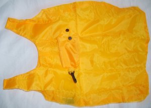 D Einkaufstasche kleiner Beutel im Stoffetui zum Anhängen 33 Gramm 35x38   10 cm Unbenutzt sehr gut 