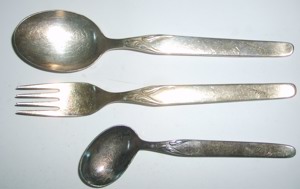 EP Silberbesteck Kinderbesteck 3-tlg Gravur:Mattias 100er alt angelaufen gut erhalten Alt  Wir verka